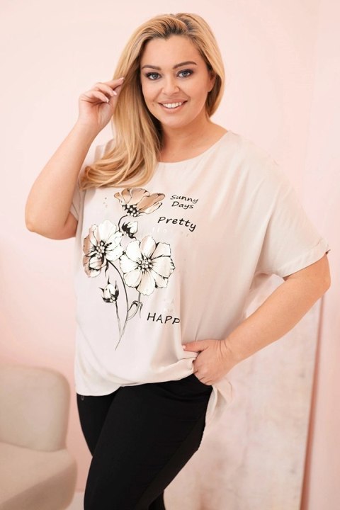 Bluzka damska Plus Size z wiskozy z kwiatowym nadrukiem i napisem beżowa Bluzka damska Plus Size z wiskozy z kwiatowym nadrukiem i napisem beżowa