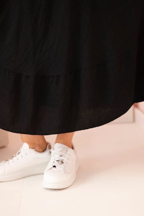 Sukienka damska plus size z krótkim rękawem i falbaną z lekkiej wiskozy czarna