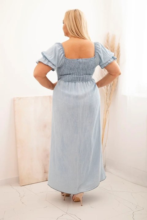 Sukienka damska plus size z krótkim rękawem i marszczeniem z tencelu maxi jasno jeansowa Sukienka damska plus size z krótkim rękawem i marszczeniem z tencelu maxi jasno jeansowa