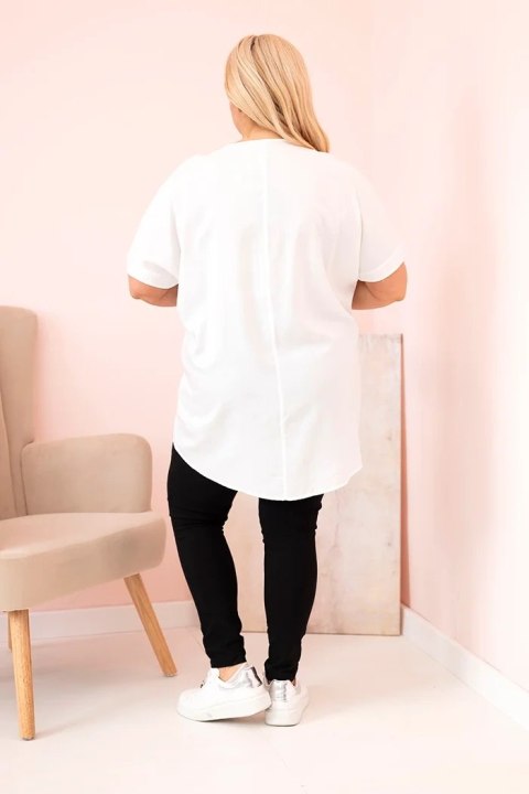 Bluzka damska Plus Size z wiskozy z kwiatowym nadrukiem i napisem ecru Bluzka damska Plus Size z wiskozy z kwiatowym nadrukiem i napisem ecru