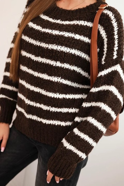 Sweter damski w paski z wełną o luźnym kroju brązowy