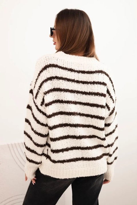 Sweter damski w paski z wełną o luźnym kroju ecru