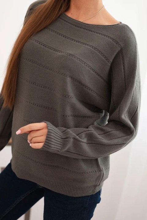 Sweter damski wiskozowy z ażurowym wzorem i długim rękawem khaki