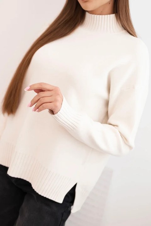 Sweter damski z półgolfem wiskozowy o luźnym kroju beżowy