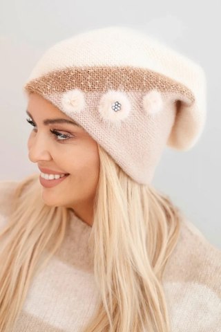 Czapka damska elegancka z futrzanymi ozdobami i brokatowym paskiem ecru