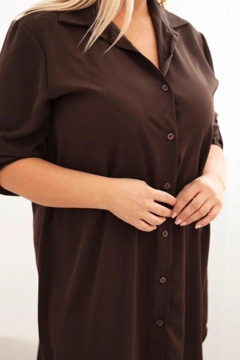 Sukienka damska koszulowa Plus Size z dłuższym tyłem i podwijanym rękawem brązowa