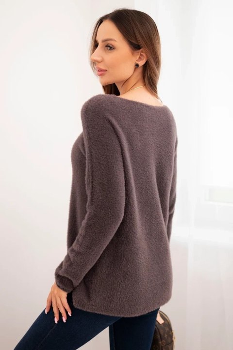 Sweter damski z miękkiej dzianiny z okrągłym dekoltem brązowy