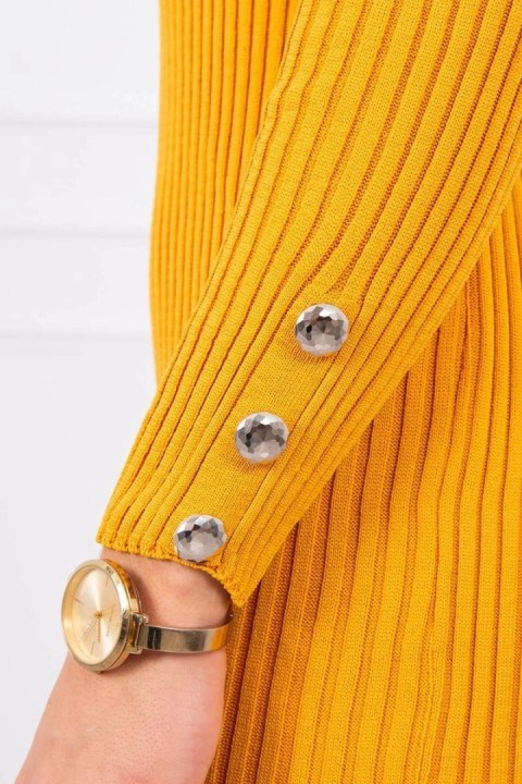 Sukienka swetrowa dopasowana z guzikami musztardowy
