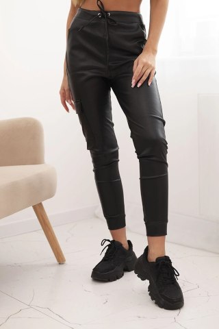 Spodnie damskie z ekoskóry z kieszeniami i wiązaniem w pasie czarne