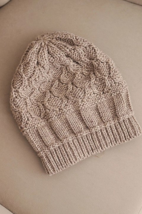 Czapka z polarem Marta K231 ciemno beżowa