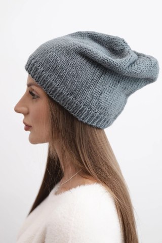 Czapka damska zimowa z uszkami i prążkowanym splotem K440 ciemno szara