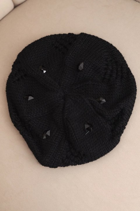 Czapka damska zimowa wełniana z ozdobnymi kryształkami K459 czarna