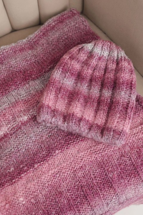 Komplet damski zimowy z moherem czapka i komin o puszystej fakturze K500 ciemno różowy