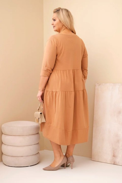 Sukienka damska bawełniana Plus Size z falbanami i podwiniętym rękawem camelowa