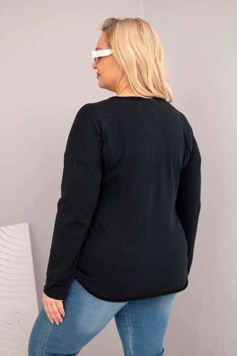 Bluzka damska Plus Size przecierana z dekoltem V i dłuższym tyłem czarna