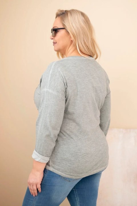 Bluzka damska Plus Size przecierana z nadrukiem i dłuższym tyłem khaki