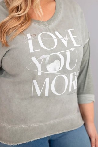 Bluzka damska Plus Size przecierana z napisem Love You More khaki