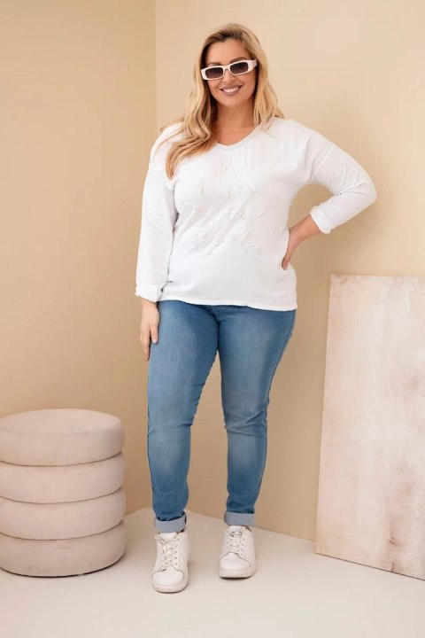 Bluzka damska Plus Size przecierana z napisem i perełkami biała
