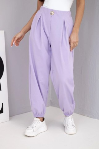 Spodnie damskie bawełniane z wysokim stanem i ozdobnym guzikiem jasno fioletowe