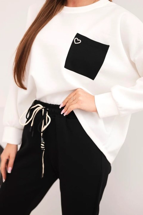 Komplet damski masełkowy z kontrastową kieszonką czarny