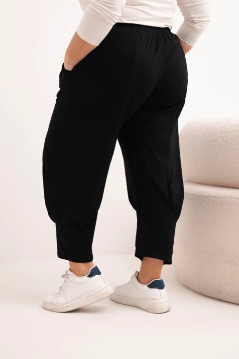 Spodnie damskie Plus Size z obniżonym krokiem i gumką w pasie czarne