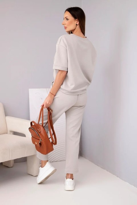 Komplet damski wiskozowy masełko z krótkim rękawem i spodniami z podwijaną nogawką ciemny beżowy