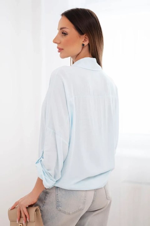 Koszula damska z wiskozą z ozdobnymi guzikami i kołnierzem niebieska