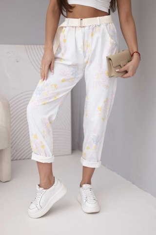 Spodnie damskie wiskozowe w kwiaty z paskiem białe