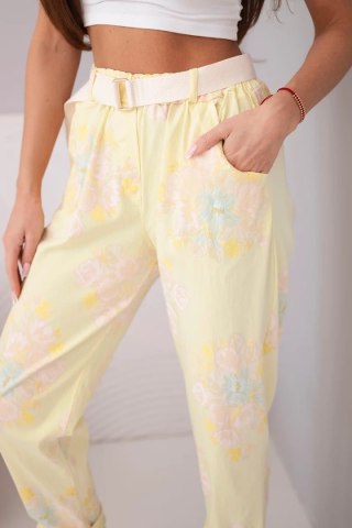 Spodnie damskie wiskozowe w kwiaty z paskiem żółte