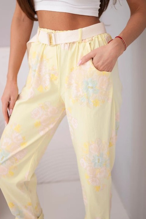 Spodnie damskie wiskozowe w kwiaty z paskiem żółte