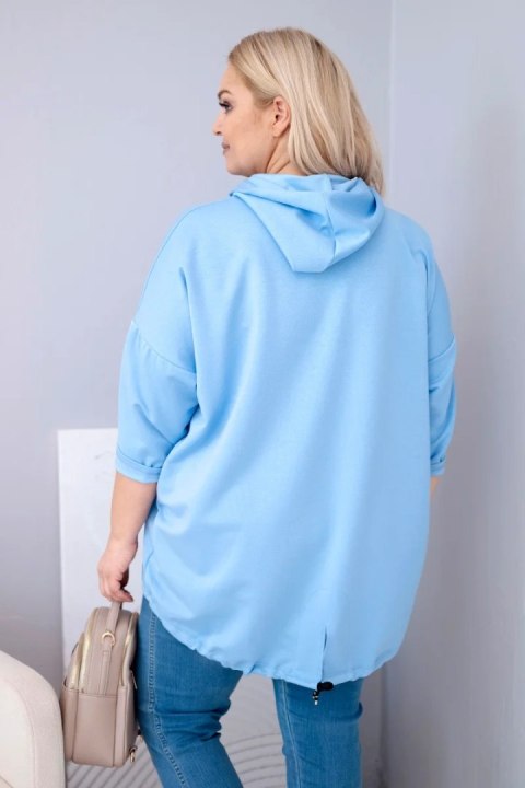 Bluza damska Plus Size wiskozowa z kapturem i kieszenią kangurką niebieska