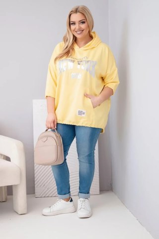 Bluza damska Plus Size wiskozowa z kapturem i kieszenią kangurką żółta