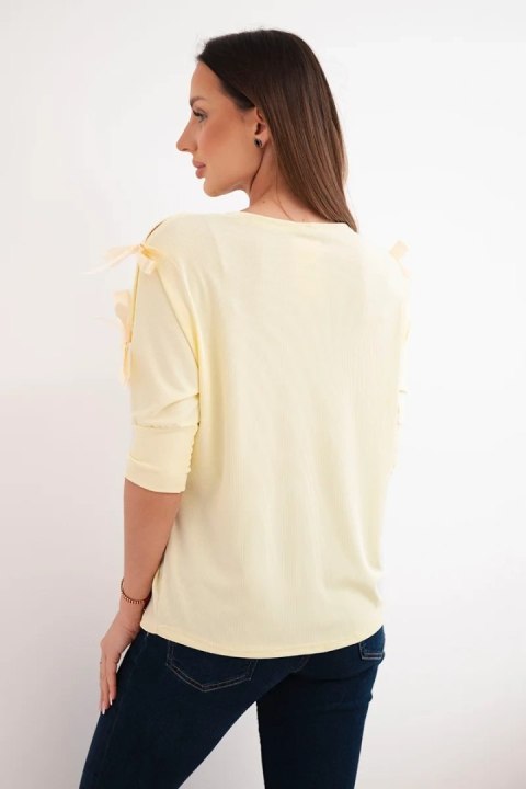 Bluzka damska wiskozowa z ozdobnymi wstążkami żółta