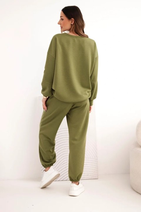Komplet damski masełkowy z luźną bluzą i spodniami z napisem LOVE oliwkowy