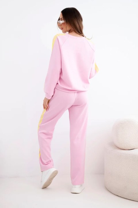 Komplet dresowy damski Masełko z lampasami i luźną bluzą cukierkowy róż