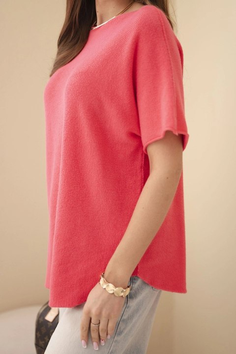 Sweter damski z krótkim rękawem o luźnym kroju malinowy