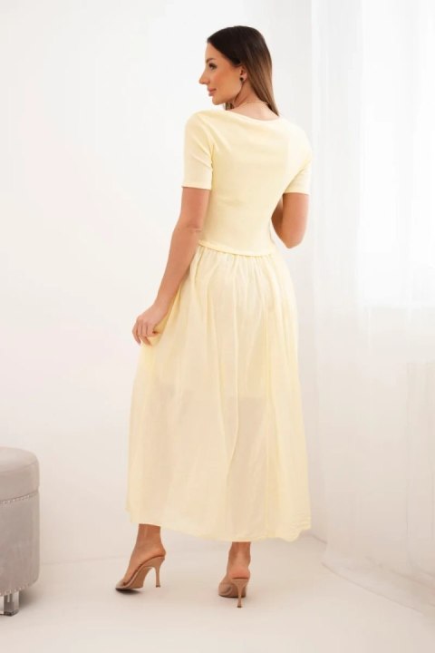 Sukienka damska bawełniana midi z krótkim rękawem i rozkloszowanym dołem żółta