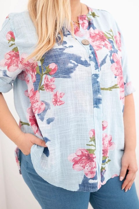 Bluzka damska bawełniana Plus Size z dekoltem V w kwiatowy wzór niebieska