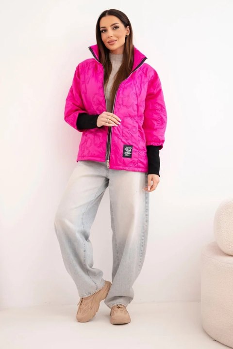 Kurtka damska wiosenna pikowana z ozdobnym tłoczeniem i zamkiem fuksja