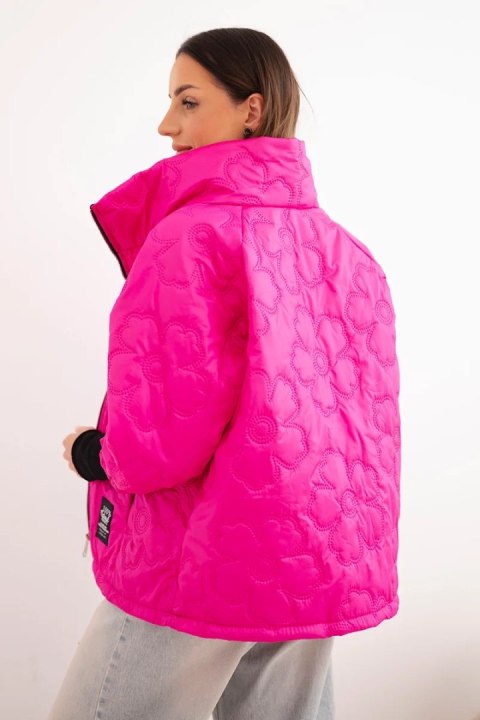 Kurtka damska wiosenna pikowana z ozdobnym tłoczeniem i zamkiem fuksja