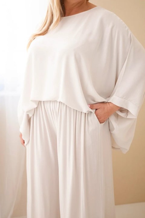 Komplet damski Plus Size wiskozowy z szerokimi spodniami i bluzką beżowy