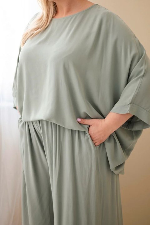 Komplet damski Plus Size wiskozowy z szerokimi spodniami i bluzką khaki