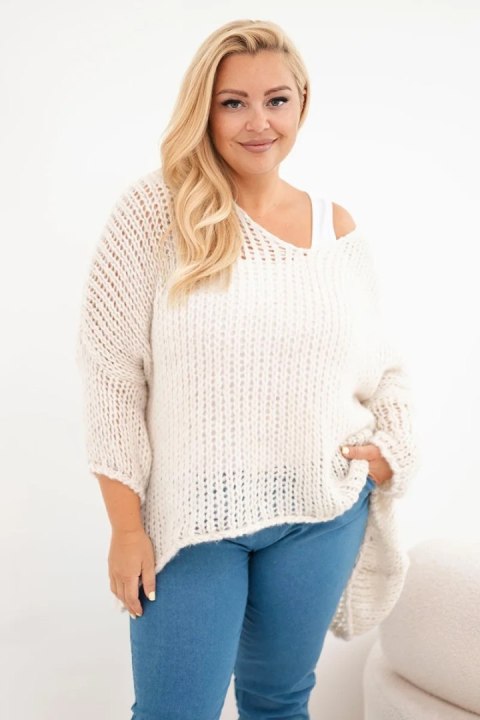 Sweter damski ażurowy oversize z dekoltem V i dłuższym tyłem beżowy