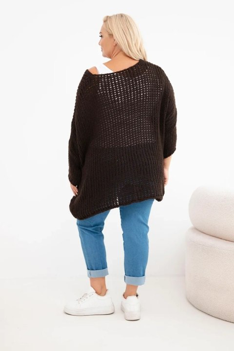 Sweter damski ażurowy oversize z dekoltem V i dłuższym tyłem brązowy